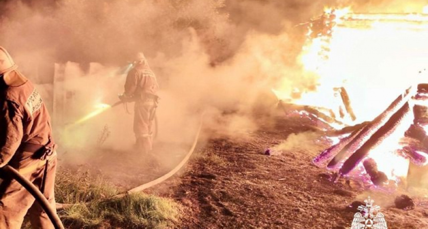 Пожарные спасли деревню под Весьегонском от огненной катастрофы