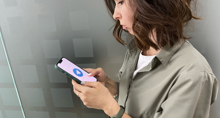 Тверские сотрудники тратят до 30 процентов рабочего времени на WhatsApp* и Telegram