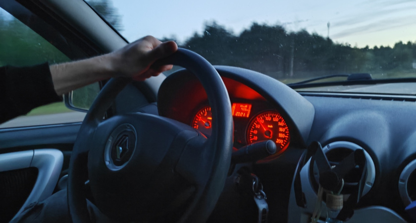 Пенсионерка из Твери продала автомобиль и отдала деньги мошенникам