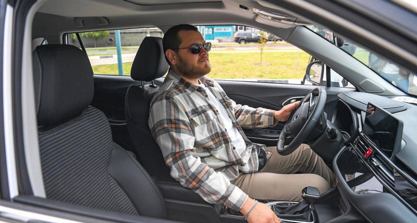 Первый адаптированный автомобиль передан ветерану СВО в Тверской области