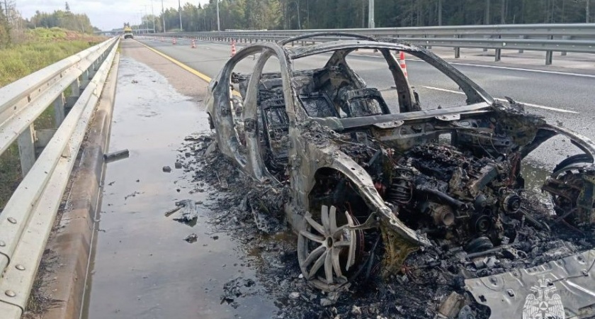 В Тверской области на скоростной трассе сгорела машина