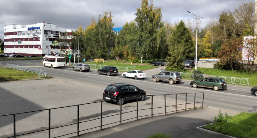 Пешеход не успел полностью перейти дорогу - ждем или едем сразу? Вот что говорит ПДД