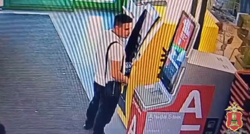 Киберполиция пресекла кражу 100 тысяч рублей в тверском банкомате