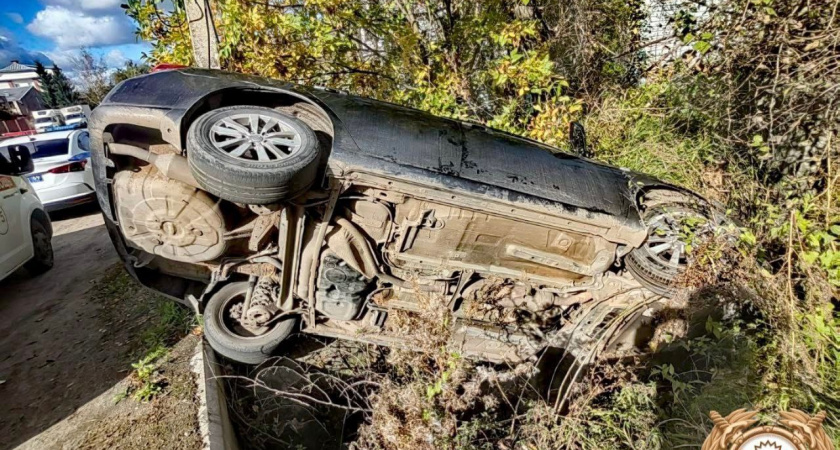 В Твери нетрезвая автоледи устроила ДТП, съехала в кювет и попала в больницу