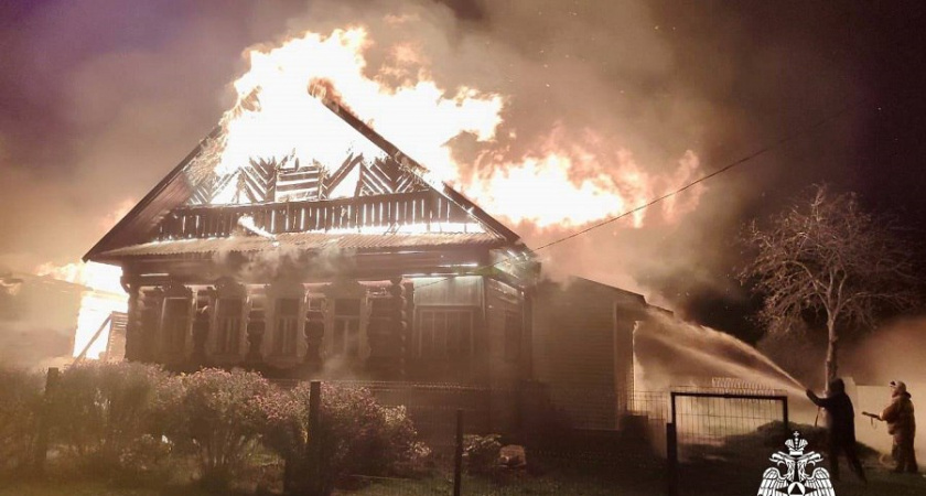 Один дом полностью уничтожен огнем в результате пожара в тверской деревне Улиткино