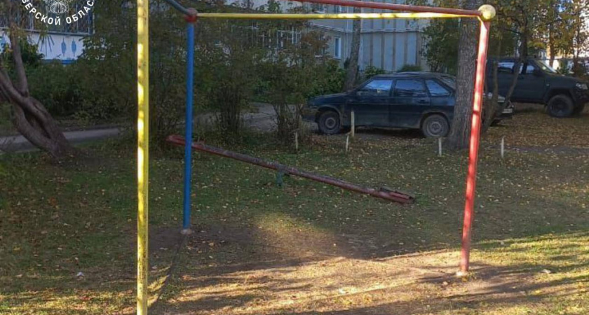 11-летняя школьница покалечилась на детской площадке в Ржеве