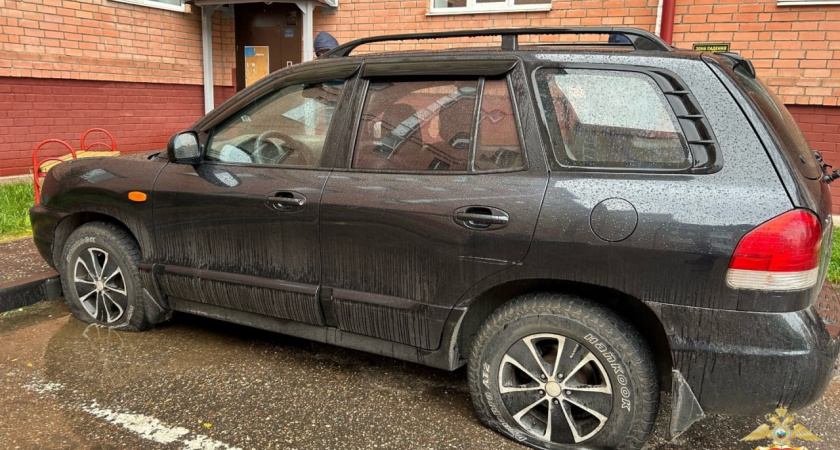 Житель Удомли из мести проколол колеса на машине обидчика, но пострадал другой человек