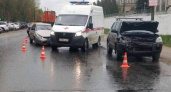 В Торжке ВАЗ выехал на главную и столкнулся с Hyundai — один человек пострадал