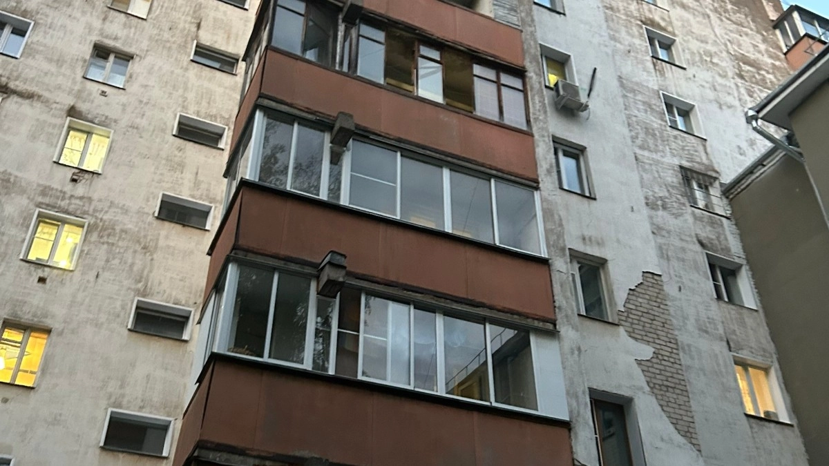 В Кимрах малолетний мальчик выпал из окна пятого этажа 