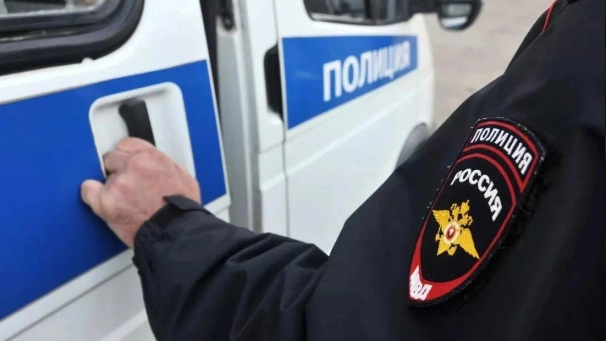 Полиция задержала юного тверичанина, который сдал в ломбард найденный телефон