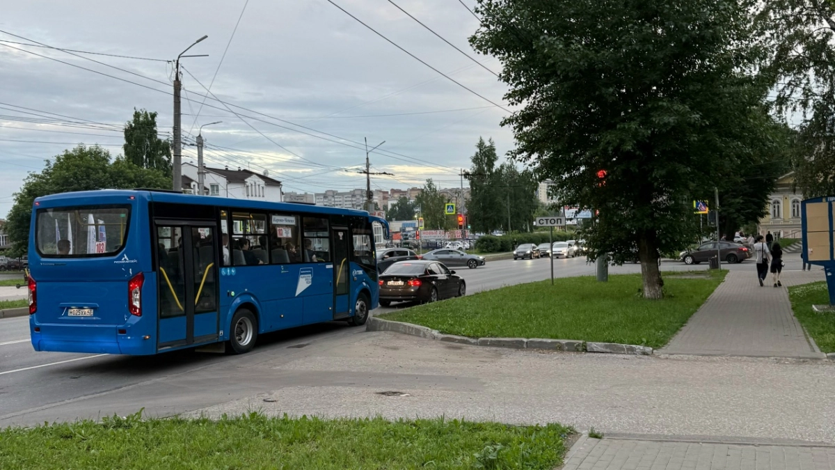 В Твери мужчина устроил дебош в автобусе и оказался под следствием за поджог