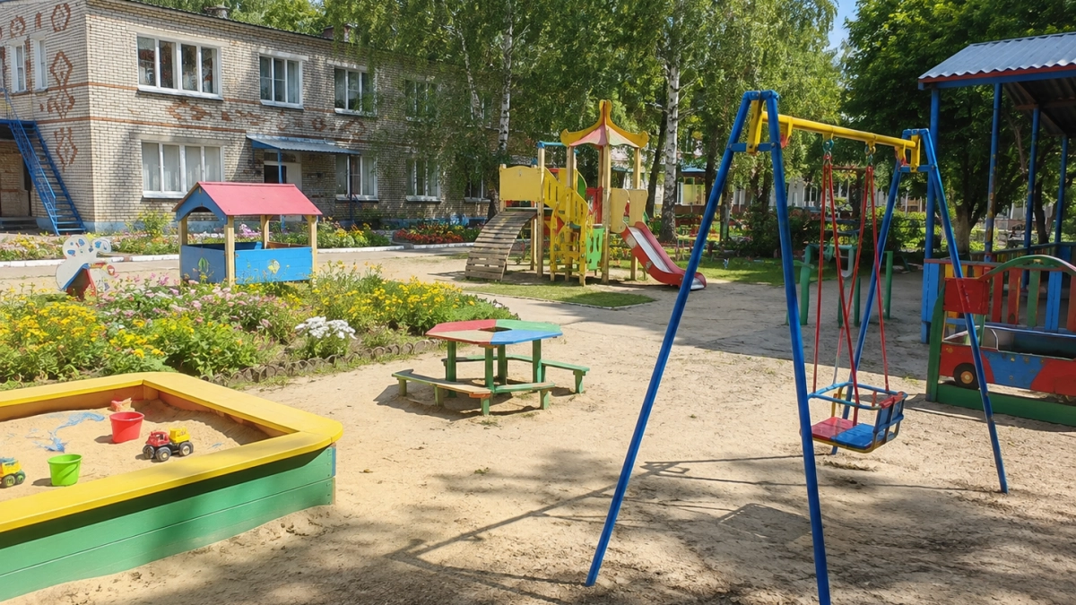 Воспитанник детсада пострадал на игровой площадке в Западной Двине
