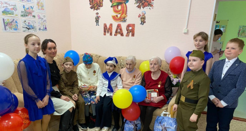 В Тверской области ветеранам вручили юбилейные медали к 80-летию Победы