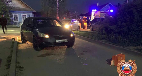 20-летняя жительница Твери попала в ДТП во дворе своего дома
