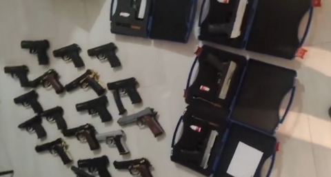 ФСБ ликвидировала сеть подпольных оружейников в Тверской области и еще более чем 50 регионах России