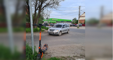 Водитель Лада Ларгус сбил 16-летнего подростка на электросамокате