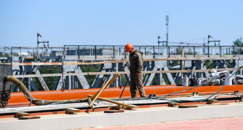 На строительстве Западного моста через Волгу в Твери готовятся укладывать асфальт