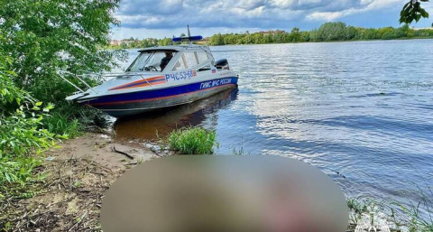 У набережной Степана Разина утонула молодая женщина