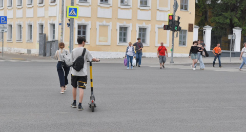 Тверичан будут штрафовать за оставление электросамокатов и велосипедов в неположенных местах